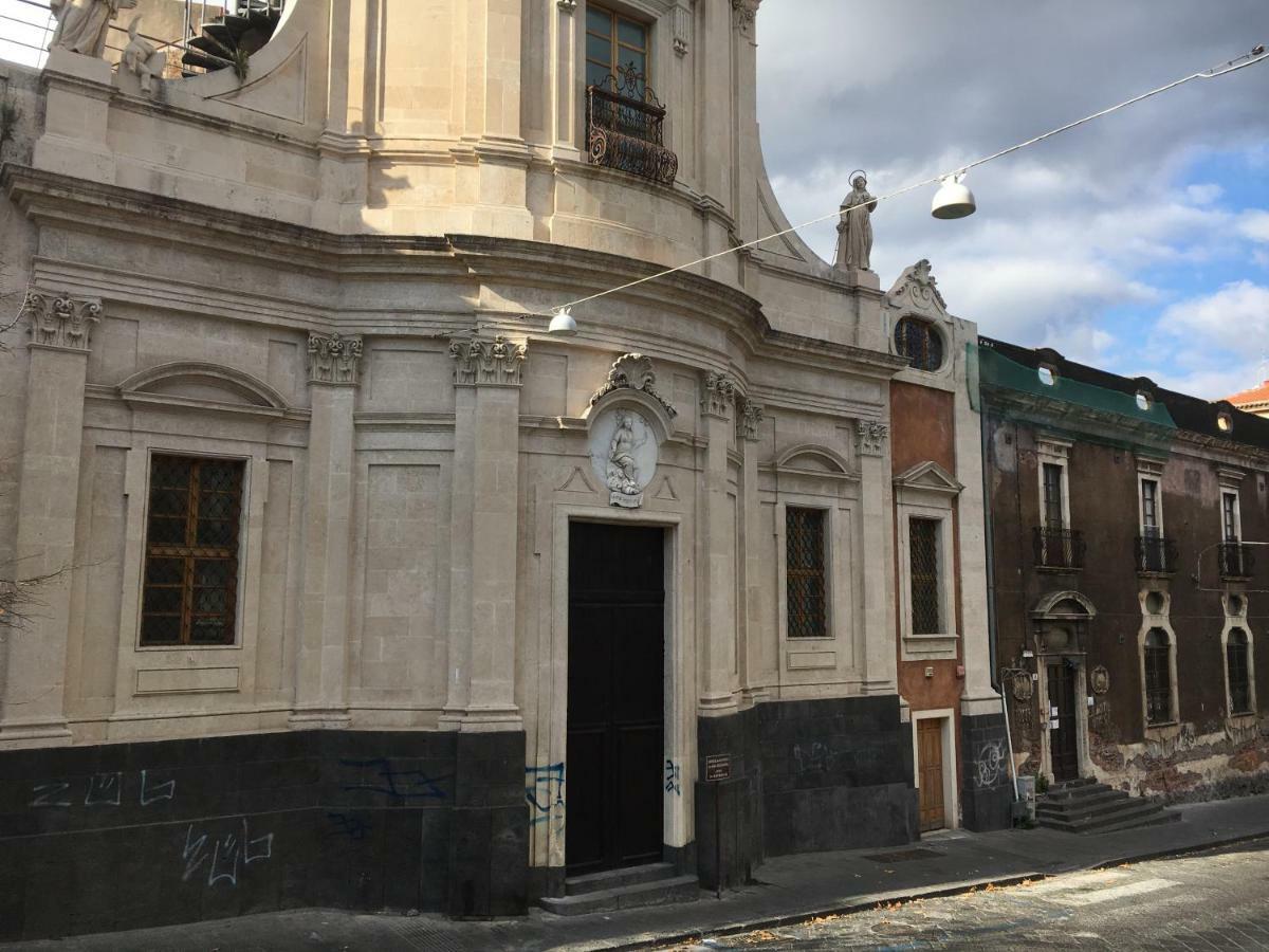 Апартаменты Dimora Del Papa Катания Экстерьер фото